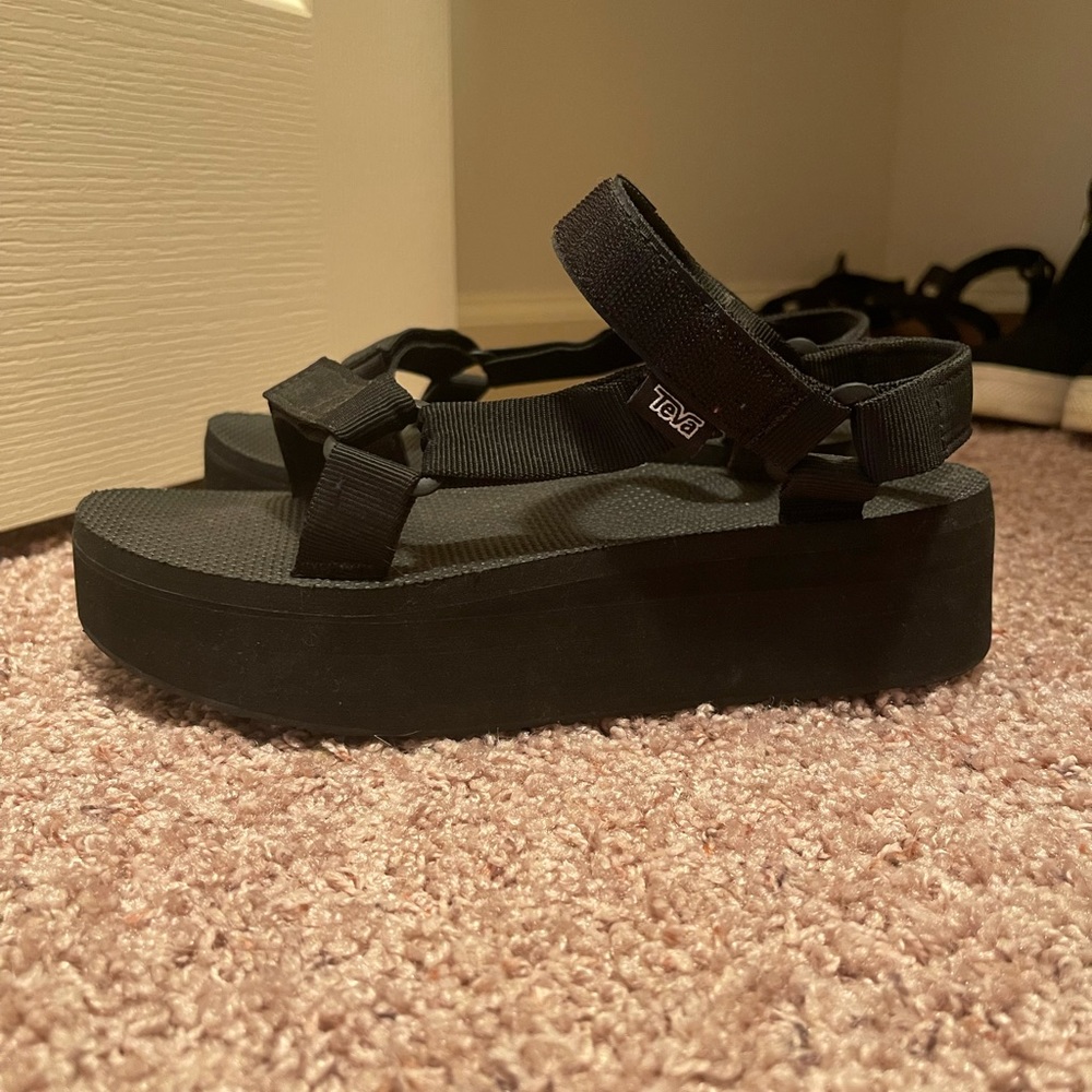 platform black tevas